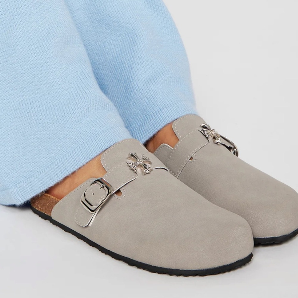Fashion nova clogs